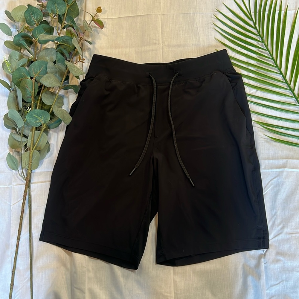 Lululemon men shorts medium